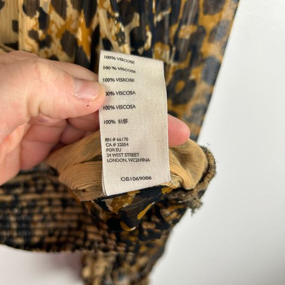 Free People Roma Blouse Leopard Cheetah Animal Print Smocked Chiffon Size Medium - Picture 6 of 10